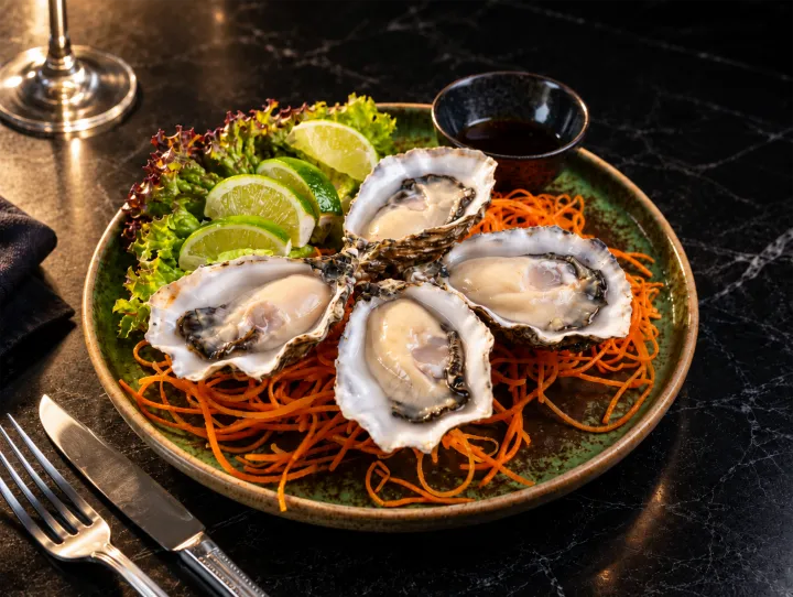 Fresh Japanese Oyster (2st.)